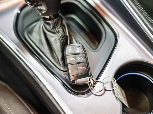 Used 2019 Dodge Challenger R/T image 23