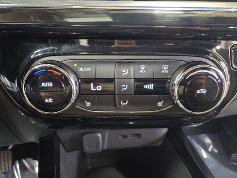 Used 2024 Chevrolet Trax RS w/ Driver Confidence Package FWD image 24