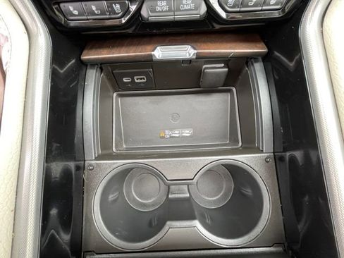 Used 2021 GMC Yukon Denali w/ Denali Premium Package image 23