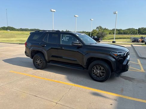 Used 2025 Toyota 4Runner SR5 AWD/4WD image 2