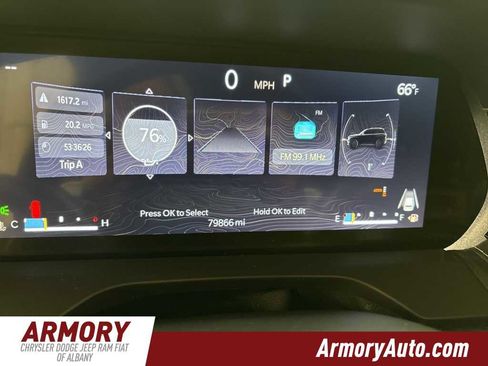 Used 2022 Jeep Grand Cherokee Overland w/ Luxury Tech Group IV image 16