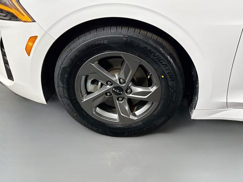 Used 2023 Kia K5 LXS FWD image 38