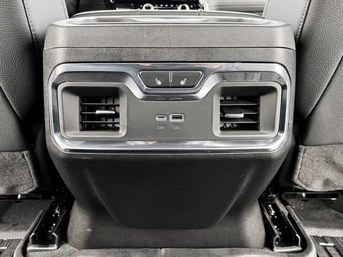 Used 2025 GMC Sierra 2500 Denali image 22