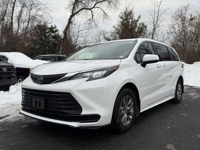 Certified 2025 Toyota Sienna LE w/ LE Plus Package