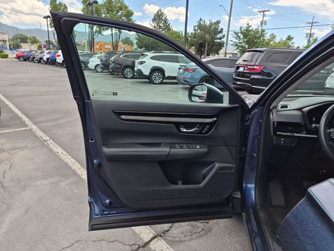 Used 2025 Honda CR-V EX-L image 12