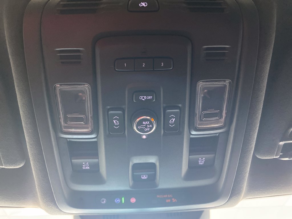 Used 2021 Cadillac Escalade Sport Platinum w/ Heavy-Duty Trailer Package AWD/4WD image 26