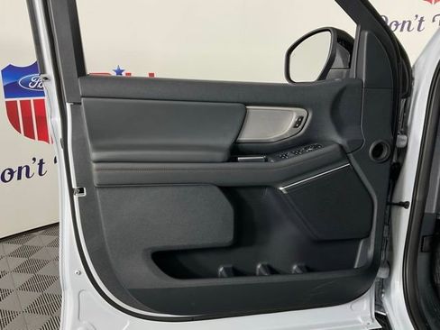 New 2025 Ford Expedition Active image 12