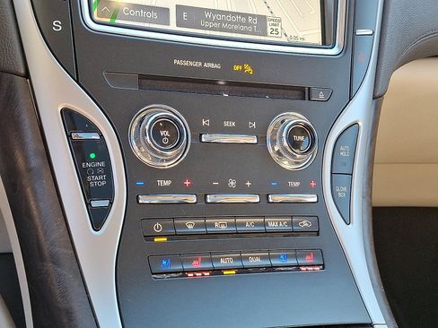 Used 2020 Lincoln Nautilus Reserve image 16