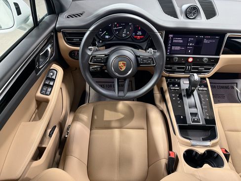 Certified 2026 Porsche Macan AWD/4WD image 17
