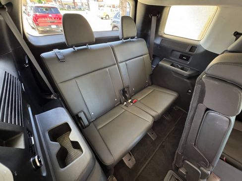 Used 2025 Hyundai Santa Fe SEL FWD image 31