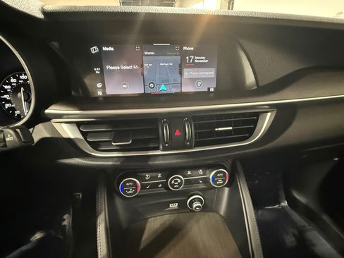 Used 2022 Alfa Romeo Stelvio Ti image 29
