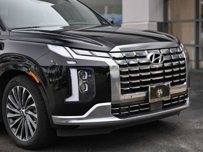 Used 2023 Hyundai Palisade Calligraphy w/ Winter Package