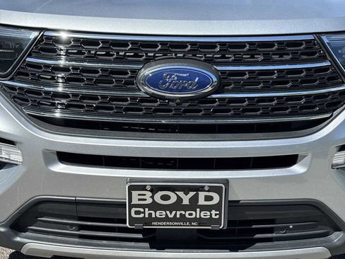 Used 2023 Ford Explorer XLT w/ Equipment Group 202A AWD/4WD image 33