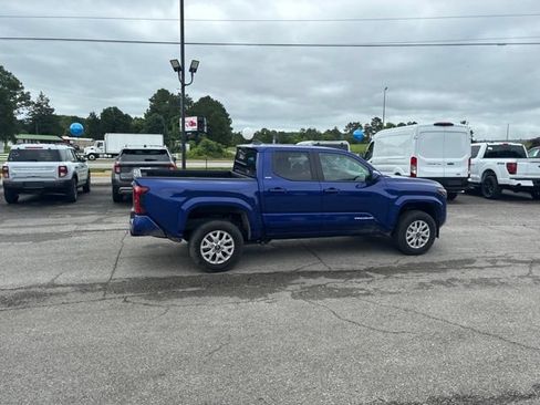 Used 2025 Toyota Tacoma SR5 RWD image 22