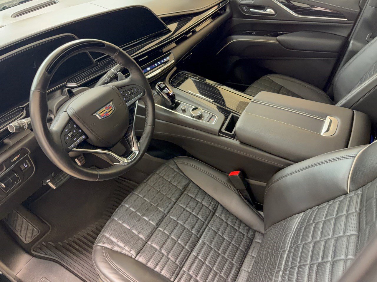 Certified 2023 Cadillac Escalade V AWD/4WD image 4