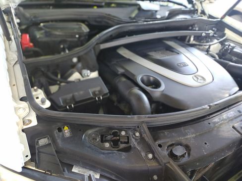 Used 2012 Mercedes-Benz GL 550 4MATIC image 30