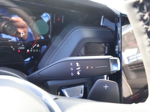 New 2026 GMC Yukon XL Elevation w/ LPO, Elevation Black Package image 19