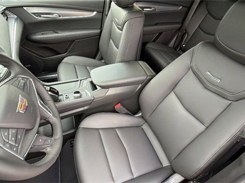 New 2026 Cadillac XT5 Luxury image 19