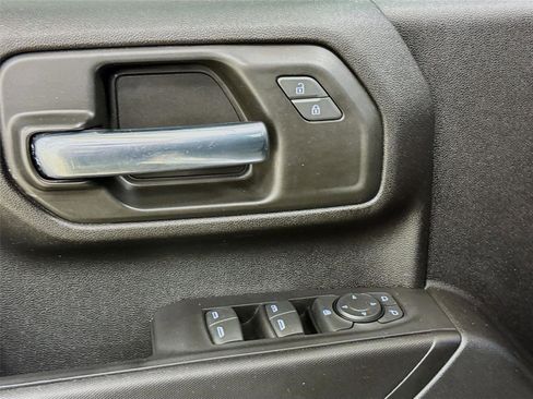Used 2023 Chevrolet Silverado 2500 Custom w/ Custom Convenience Package image 17