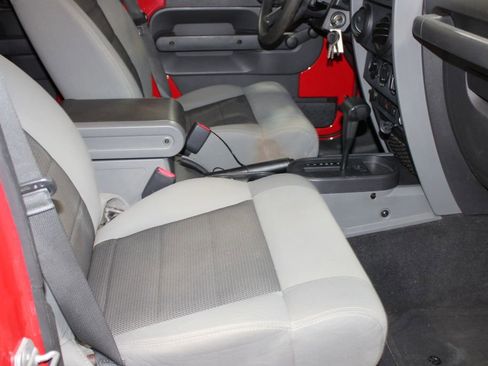 Used 2010 Jeep Wrangler Unlimited Sport image 24