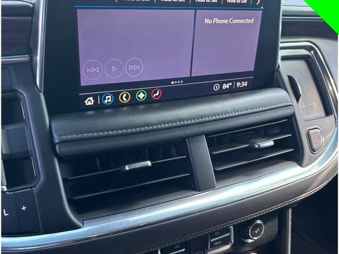 Used 2021 Chevrolet Suburban LT RWD image 16
