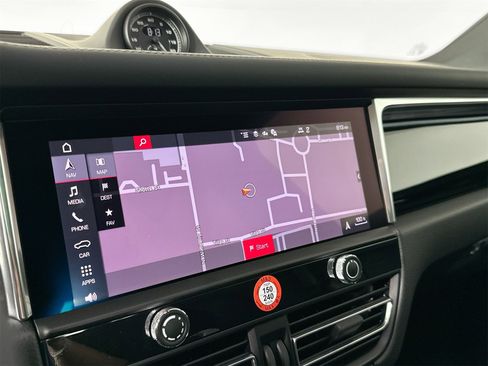 Certified 2026 Porsche Macan image 22