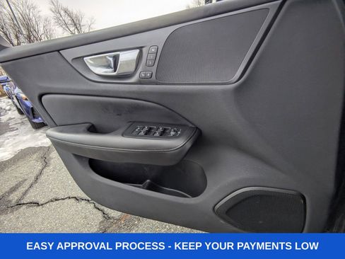 Used 2023 Volvo S60 T8 Plus image 32