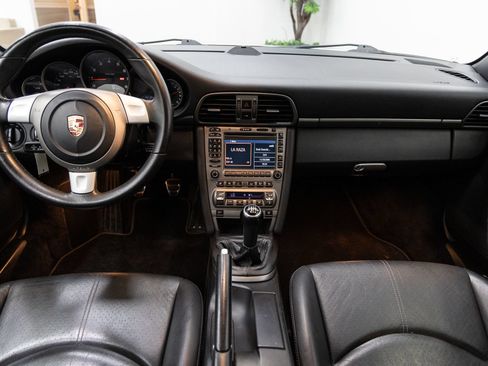 Used 2005 Porsche 911 Carrera RWD image 5