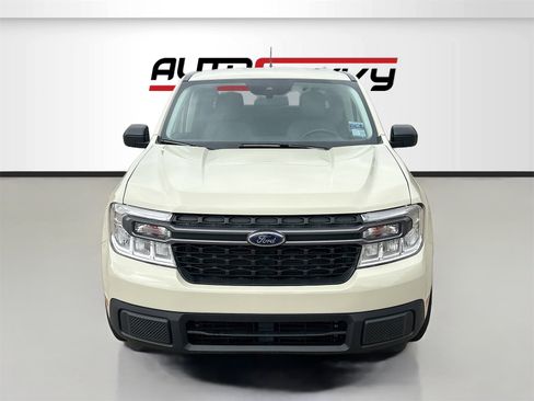 Used 2024 Ford Maverick XLT image 2