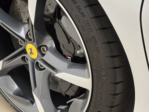 Used 2024 Ferrari SF90 Spider image 14