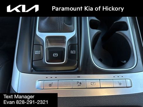 Used 2023 Kia Carnival LX image 30