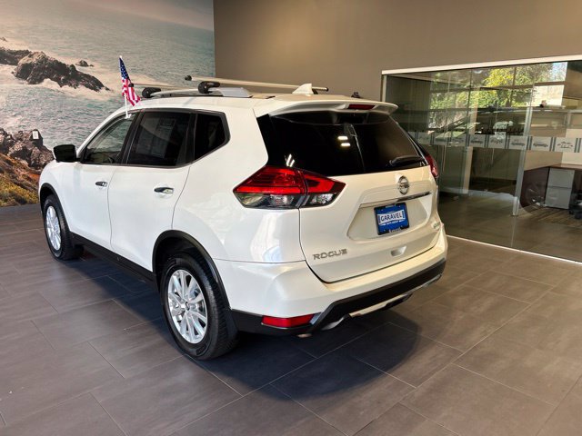 Used 2017 Nissan Rogue SV w/ SV Premium Package AWD/4WD image 35