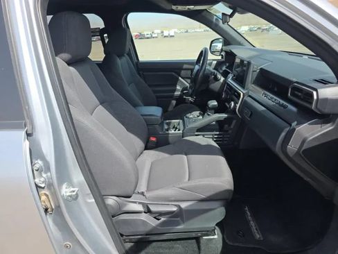 Used 2024 Toyota Tacoma SR5 AWD/4WD image 15