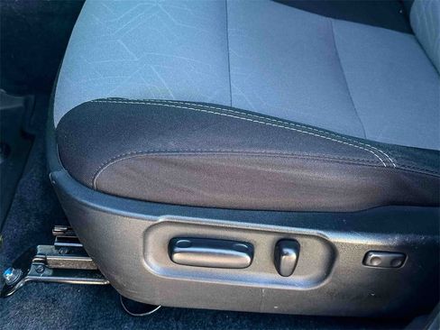 Used 2021 Toyota Tacoma TRD Off-Road image 15