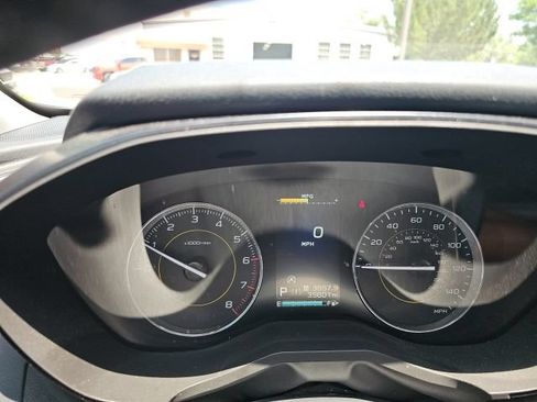 Used 2022 Subaru Crosstrek 2.5i Sport w/ Moonroof Package AWD/4WD image 14