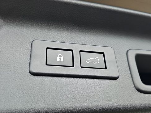 Certified 2025 Subaru Forester Limited AWD/4WD image 33