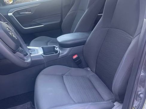 Used 2025 Toyota RAV4 SE w/ Convenience Package AWD/4WD image 9