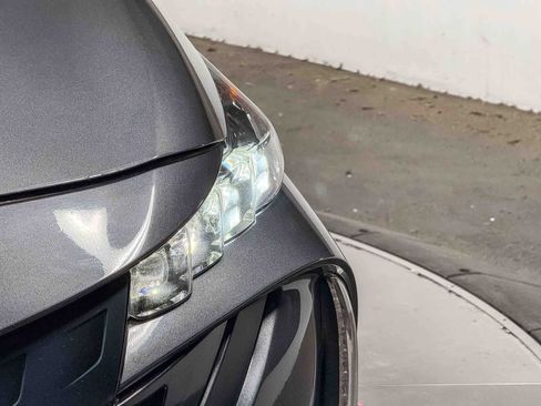 Certified 2019 Toyota Prius Prime Plus FWD image 8