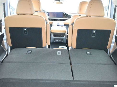 New 2026 INFINITI QX80 Luxe w/ Cargo Package image 11