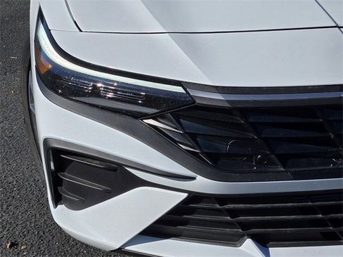 Used 2025 Hyundai Elantra Sport image 10