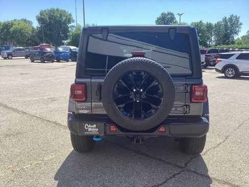 Used 2023 Jeep Wrangler Unlimited Sahara w/ Cold Weather Group AWD/4WD image 3