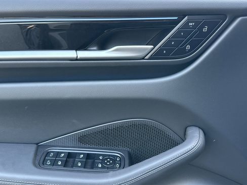 New 2025 Porsche Macan Electric image 13