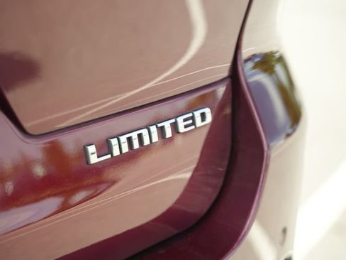 Used 2022 Jeep Grand Cherokee L Limited AWD/4WD image 45