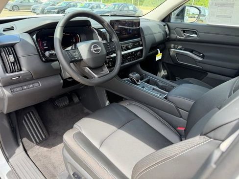 New 2026 Nissan Pathfinder SL FWD image 12