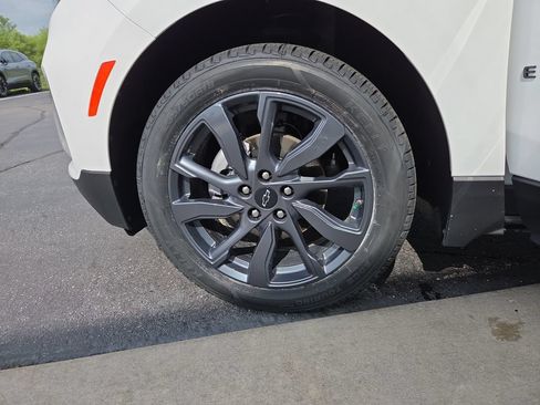 Certified 2024 Chevrolet Equinox RS AWD/4WD image 31