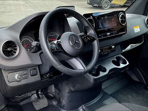 Certified 2025 Mercedes-Benz Sprinter 2500 image 18