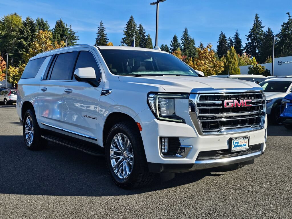 Certified 2022 GMC Yukon XL SLT w/ Max Trailering Package AWD/4WD image 3