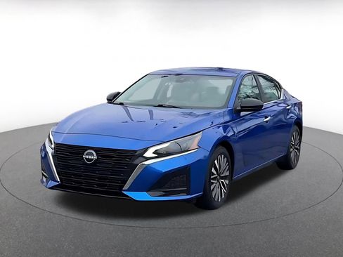 Used 2025 Nissan Altima 2.5 SV image 4