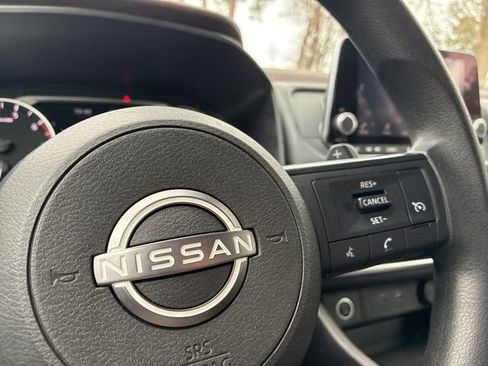 Used 2023 Nissan Rogue S image 28