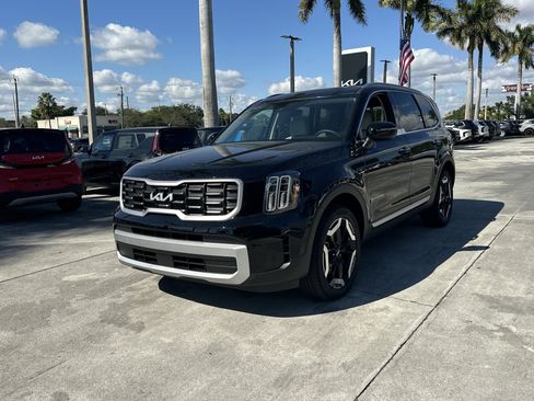 New 2025 Kia Telluride S image 2